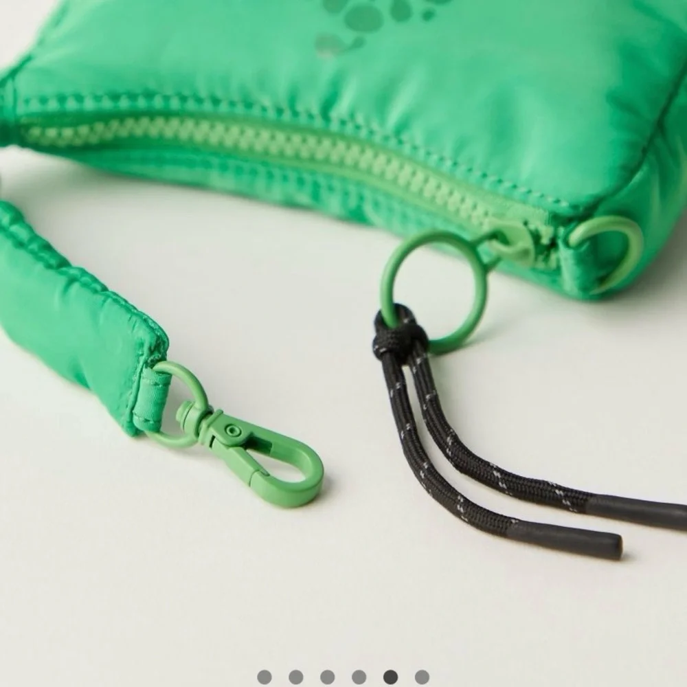 FP Movement ~ Micro Buti Pouch ~                                  * N W T * - Picture 10 of 13